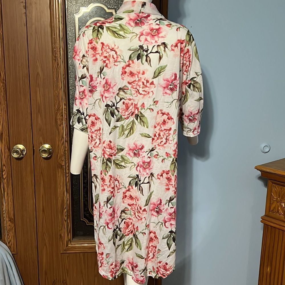 MuMu Robe - Picture 5 of 7